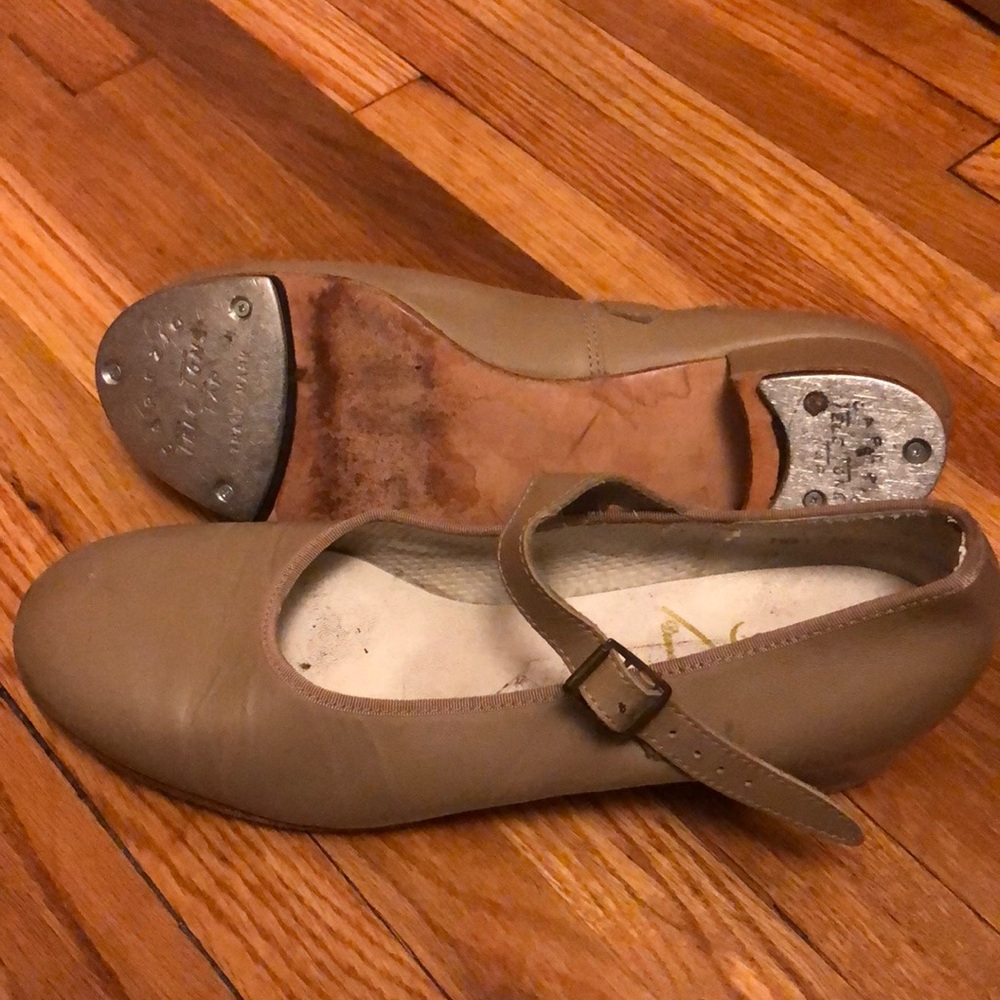 Women’s tan tap shoes